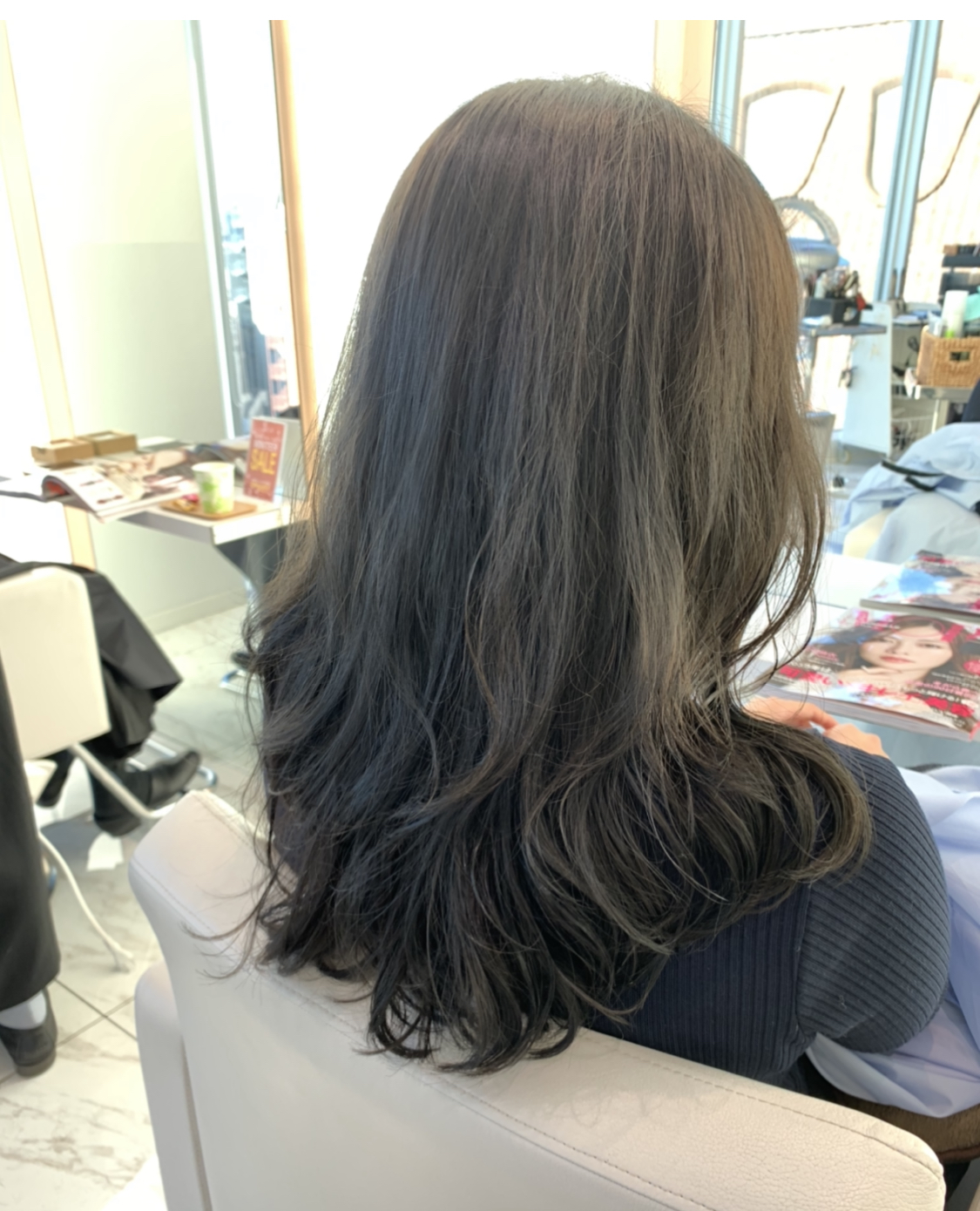 ミディアムのリアルパーマ〜コテ巻き風〜｜ZA/ZA AOYAMA｜美容院、美容室、ヘアサロンならZA/ZA｜ザザ